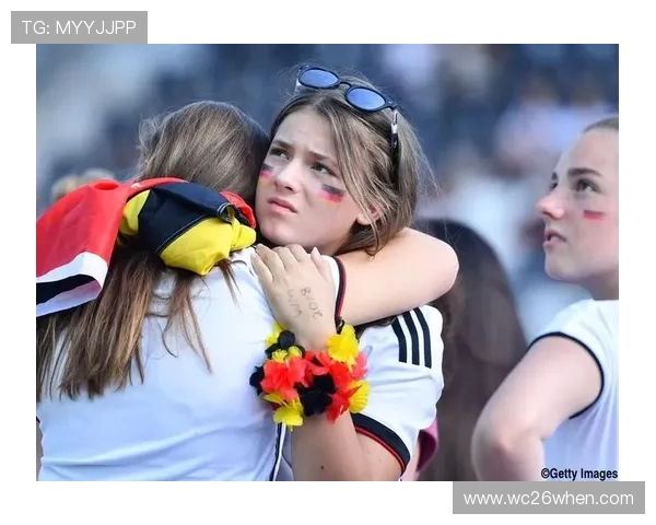 世界杯最惊艳的女球迷带来的视觉盛宴与现场氛围的完美融合 世界杯最惊艳的女球迷带来的视觉盛宴与现场氛围的完美融合